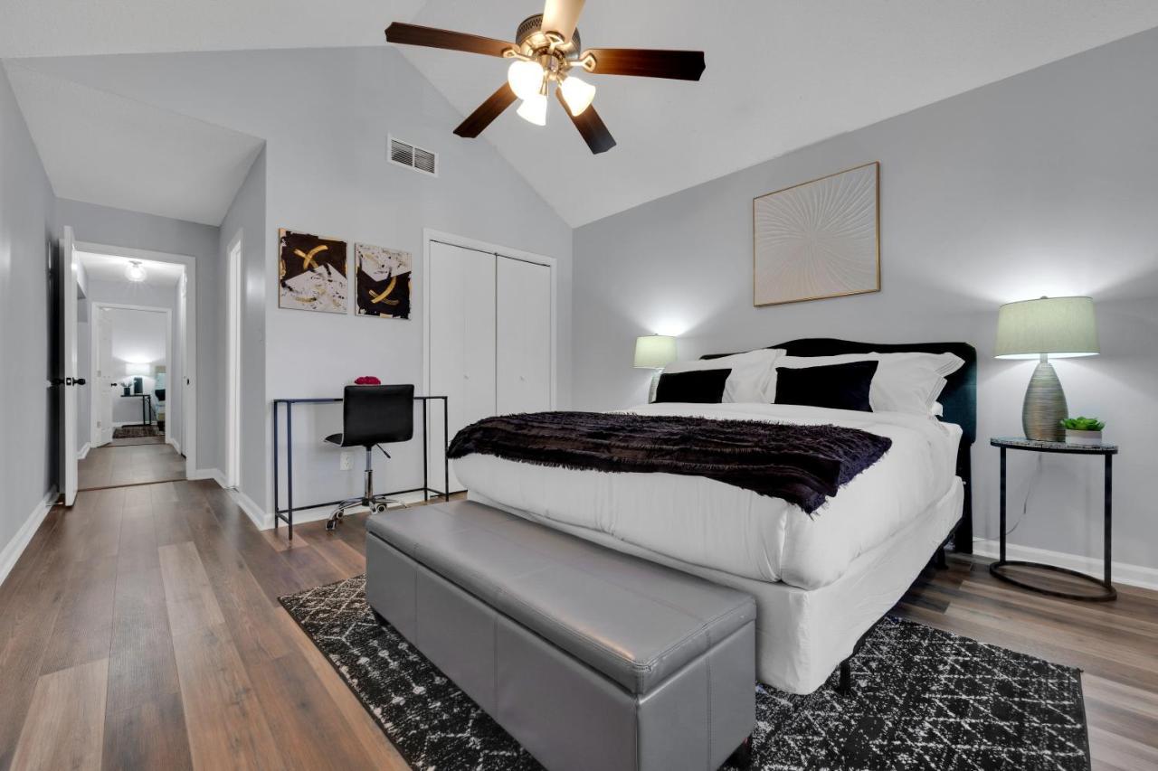 Plush Two Bedroom Retreat. A Home Away From Home! Riverdale Exterior photo